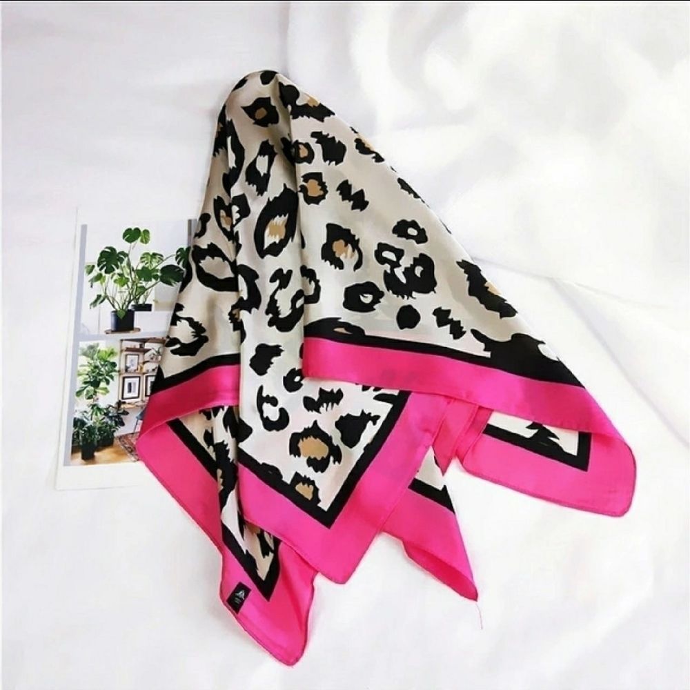 Unique silk scarf - Picture 2 of 5
